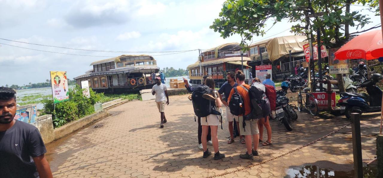 'Marari Johns Homestay' Mararikulam, Alappuzha Esterno foto